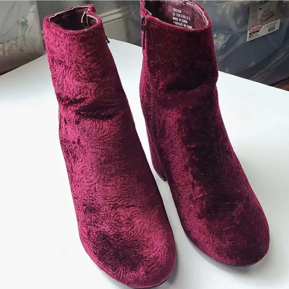 ‎Floral Women's Red Ankle Booties Size 7